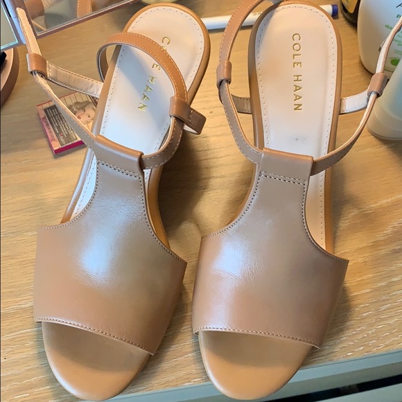Cole Haan tan beige wedges - Picture 4 of 4